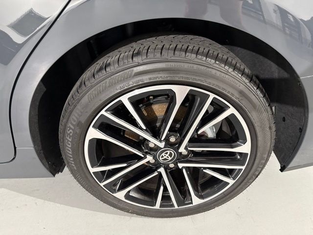 Used 2026 Toyota Camry XLE AWD/4WD image 6