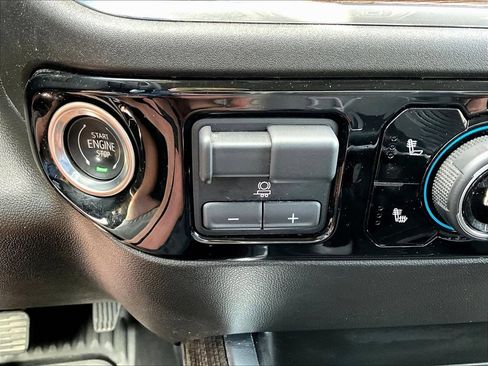 Used 2024 Chevrolet Silverado 1500 RST w/ Convenience Package II AWD/4WD image 18
