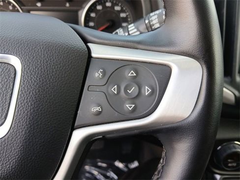 Used 2024 GMC Terrain SLT image 20