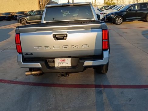 Used 2024 Toyota Tacoma TRD Off-Road image 10