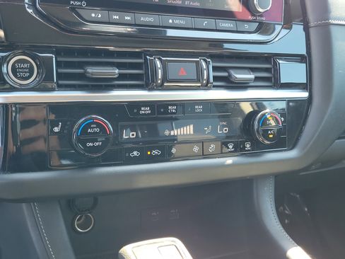 Certified 2022 Nissan Pathfinder SV image 27