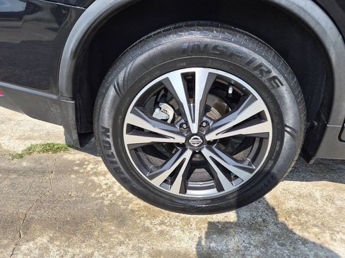 Used 2020 Nissan Rogue SV w/ Premium Package FWD image 15