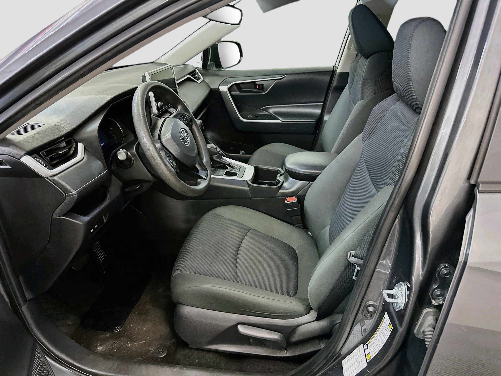 Used 2025 Toyota RAV4 LE AWD/4WD image 13