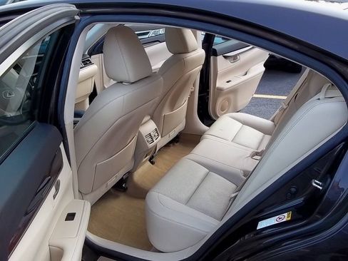 Used 2013 Lexus ES 350 w/ Luxury Pkg FWD image 8