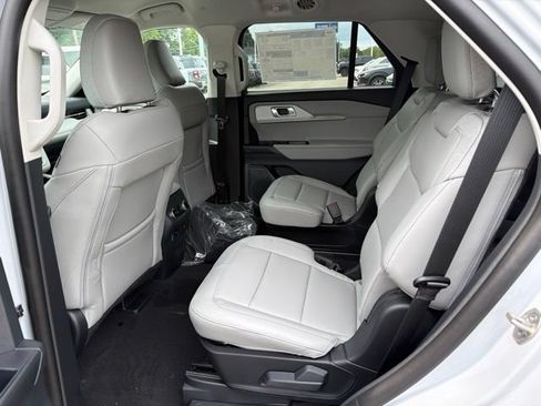 New 2026 Ford Explorer Active w/ Active Comfort Package AWD/4WD image 7