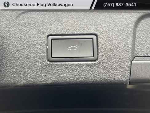 Used 2024 Volkswagen Atlas SE image 33