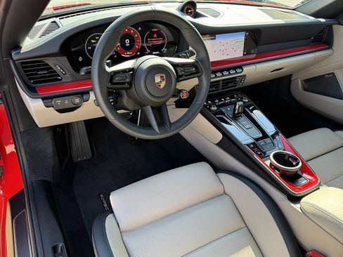 Certified 2025 Porsche 911 Carrera image 4