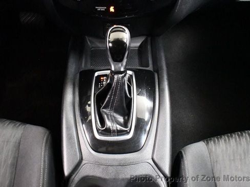 Used 2017 Nissan Rogue SV image 35