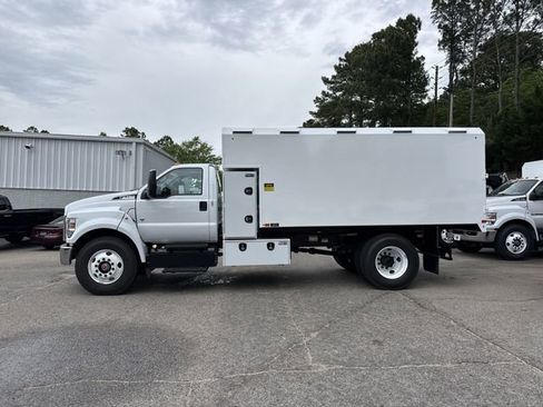 New 2027 Ford F750 2WD Regular Cab Super Duty image 5