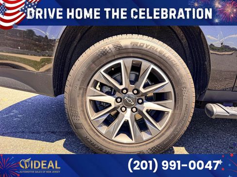 Used 2024 Chevrolet Suburban Z71 AWD/4WD image 46
