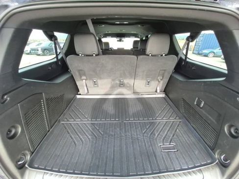 Used 2022 Chevrolet Suburban LT image 20