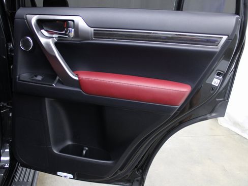 Used 2023 Lexus GX 460 Premium image 19