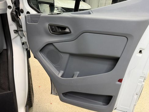 Used 2018 Ford Transit 150 XL RWD image 32