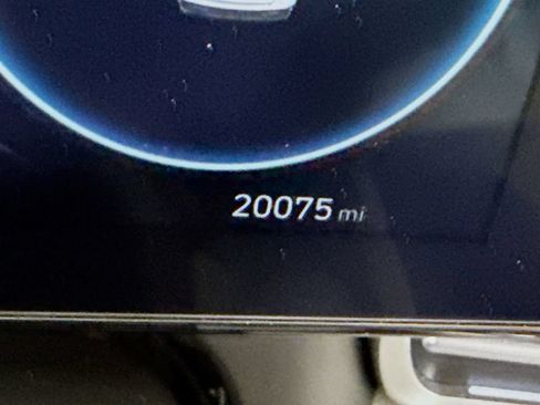 Certified 2025 Hyundai Elantra Limited FWD image 4