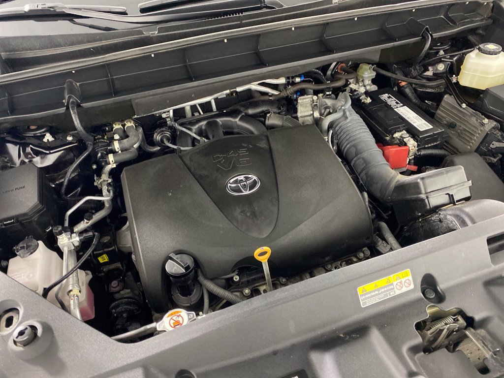 Used 2022 Toyota Highlander XLE AWD/4WD image 36