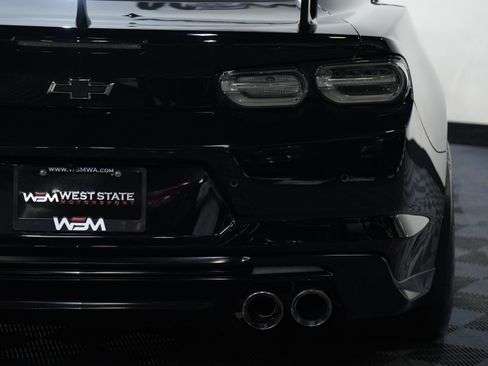 Used 2020 Chevrolet Camaro ZL1 RWD image 18