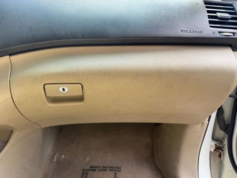 Used 2010 Toyota Highlander 2WD image 30