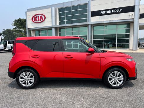Used 2022 Kia Soul LX FWD image 7