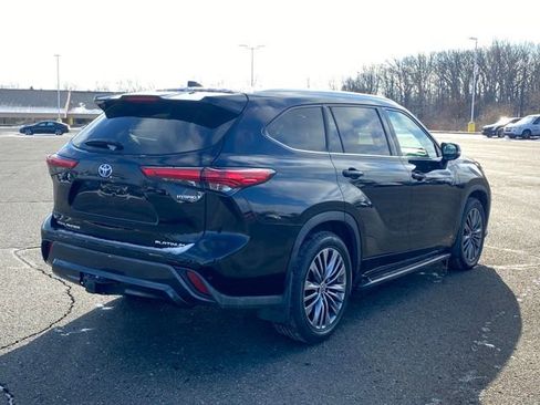 Used 2020 Toyota Highlander Platinum image 3