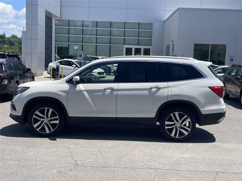 Used 2016 Honda Pilot Touring image 2