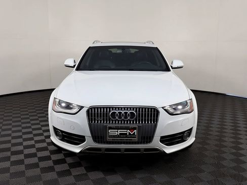 Used 2016 Audi A4 Premium Plus w/ Technology Package image 4