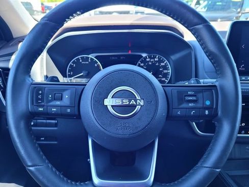 Used 2023 Nissan Rogue SL FWD image 25