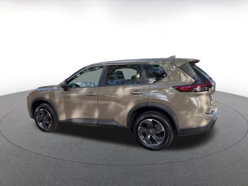 Used 2025 Nissan Rogue SV image 10