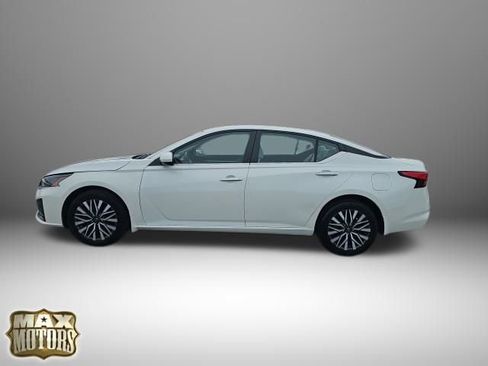 Used 2023 Nissan Altima 2.5 SV image 5