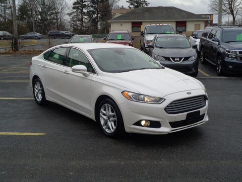 Used 2014 Ford Fusion SE w/ Equipment Group 202A image 6
