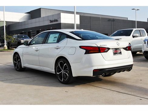 New 2025 Nissan Altima 2.5 SR image 4