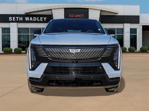 Used 2025 Cadillac Escalade IQ Sport 2 AWD/4WD image 2