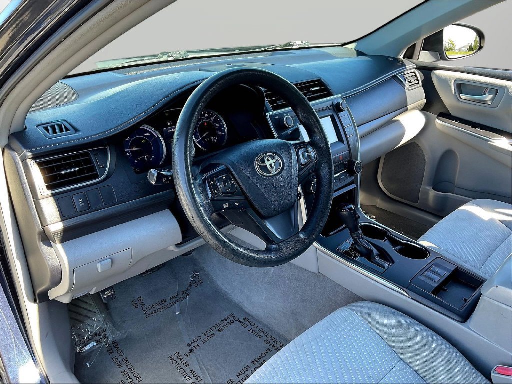 Used 2017 Toyota Camry LE FWD image 18