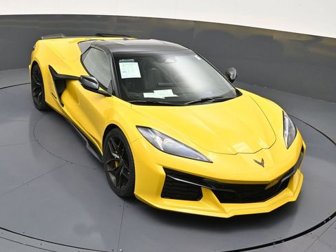 Used 2025 Chevrolet Corvette Z06 RWD image 18