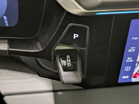 New 2026 Porsche Macan 4 Electric image 42