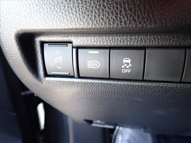 Used 2022 Toyota Venza XLE AWD/4WD image 17