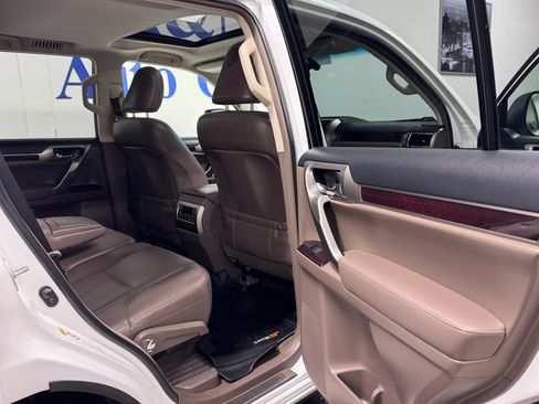 Used 2017 Lexus GX 460 AWD/4WD image 17