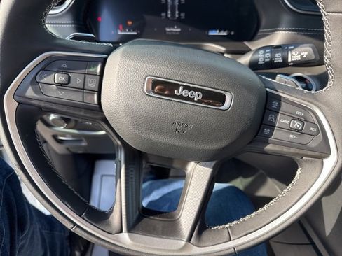 New 2025 Jeep Grand Cherokee Laredo X w/ Luxury Tech Group I image 18