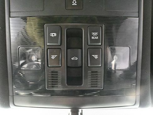 Used 2019 Volkswagen Tiguan SEL Premium R-Line FWD image 31