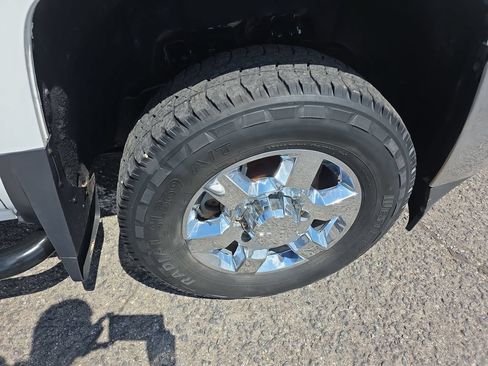 Used 2017 Chevrolet Silverado 2500 LT AWD/4WD image 38