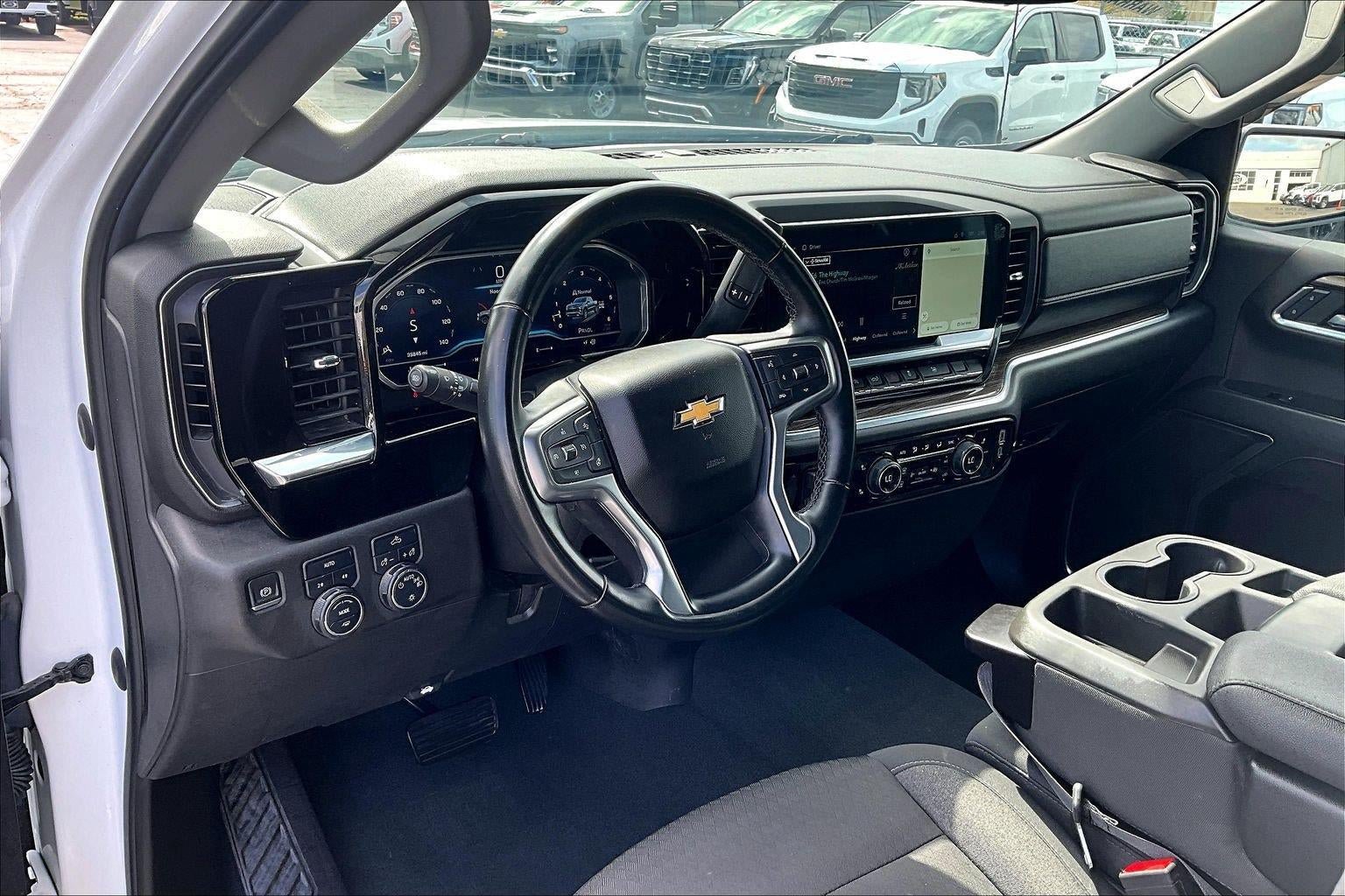 Used 2023 Chevrolet Silverado 1500 LT w/ Protection Package AWD/4WD image 15