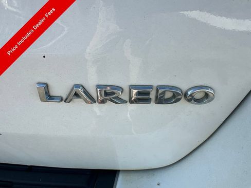 Used 2019 Jeep Grand Cherokee Laredo w/ 18" Wheel & 8.4" Radio Group AWD/4WD image 10