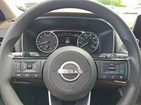 Used 2023 Nissan Rogue SV AWD/4WD image 18