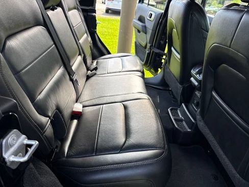 Used 2019 Jeep Wrangler Unlimited Sahara AWD/4WD image 26