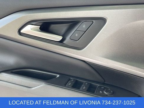 Used 2025 Chevrolet Equinox EV LT FWD image 22