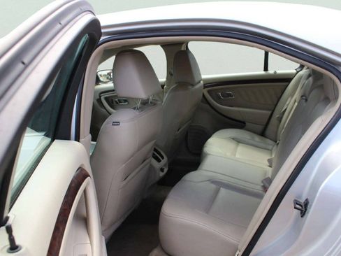 Used 2011 Ford Taurus Limited FWD image 7
