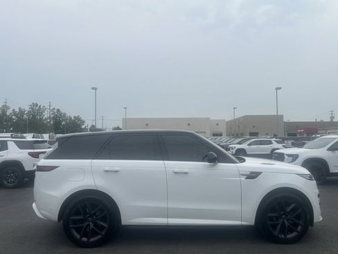 Used 2023 Land Rover Range Rover Sport SE Dynamic image 6