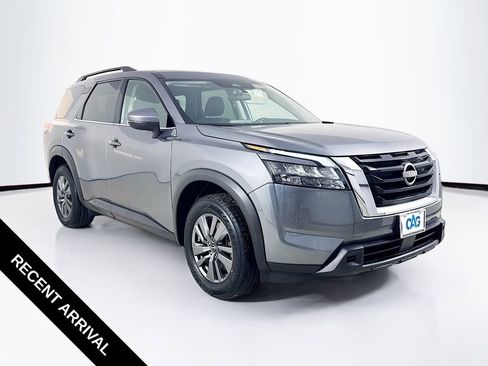 Used 2024 Nissan Pathfinder SV FWD image 1
