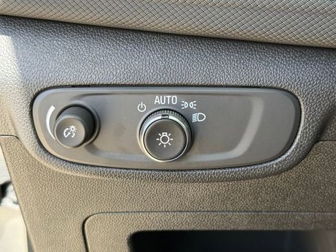 Used 2025 Chevrolet TrailBlazer LT image 24