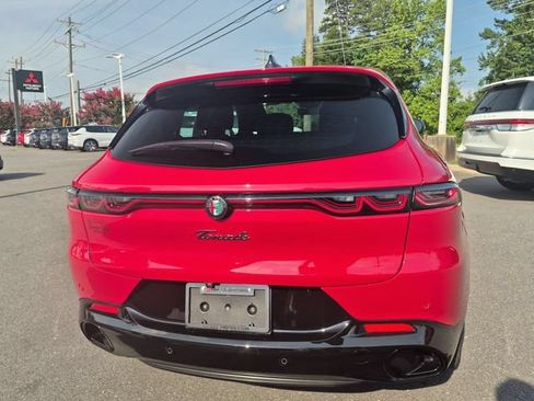Used 2025 Alfa Romeo Tonale w/ Premium Package AWD/4WD image 4