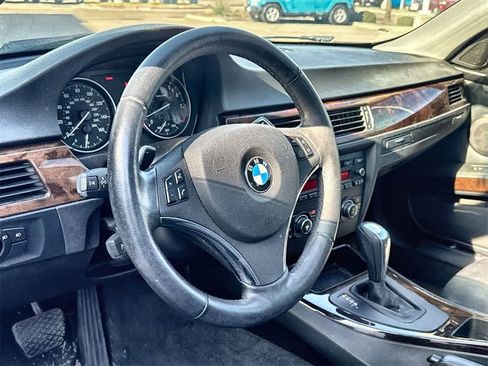 Used 2011 BMW 328i Coupe image 2